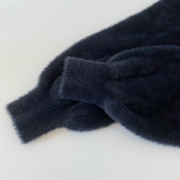 Aritzia Sunday Best Kitten Sweater - Picture 3 of 8